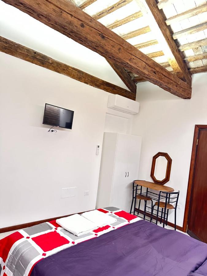 Venice Rainbow Apartments San Zaccaria Veneza Exterior foto
